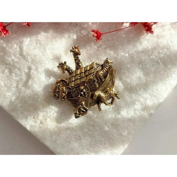 Noah's Ark Vintage Gold T Avon Brooch w/ Giraffes, Elephants, Zebras & Monkeys - Picture 7 of 10